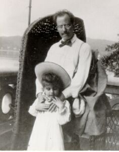 Mahler and his daughter Maria in 1905, looking at camera